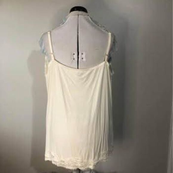 3X size 26/28 Avenue cream Tank Top Cami Lace pit-pit=24” length=26”-30”C5636 - Picture 2 of 5